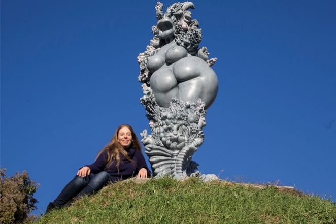 Weingut Drei Herren: Künstlerin Miriam Lenk Janusfee