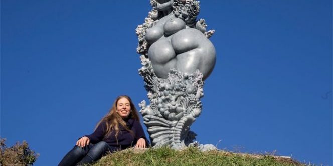 Weingut Drei Herren: Künstlerin Miriam Lenk Janusfee